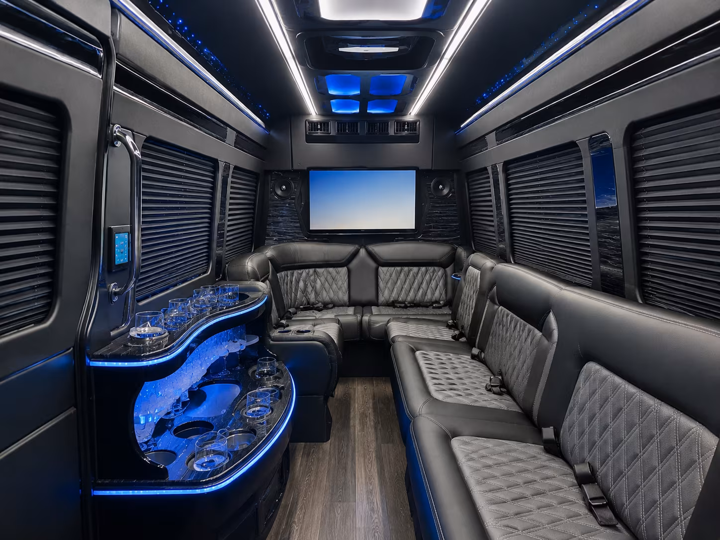 check out all the bus options available for your yakima prom group